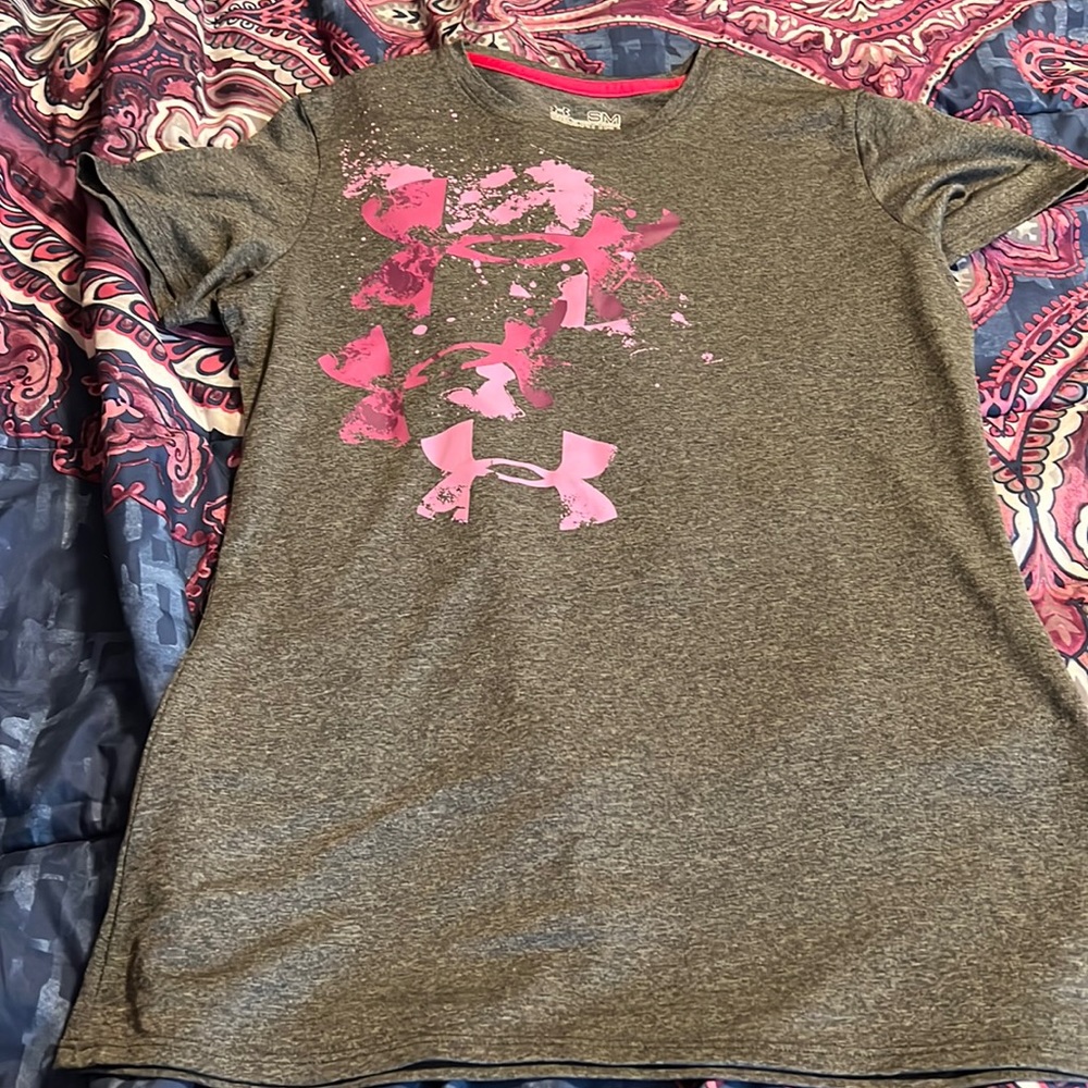 NWOT under armour shirt